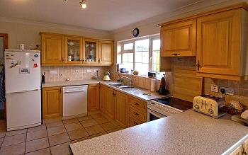 Fully quipped kitchen